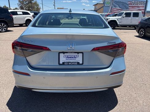 Used 2022 Honda Civic Touring image 4