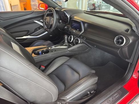 Used 2020 Chevrolet Camaro SS RWD image 9