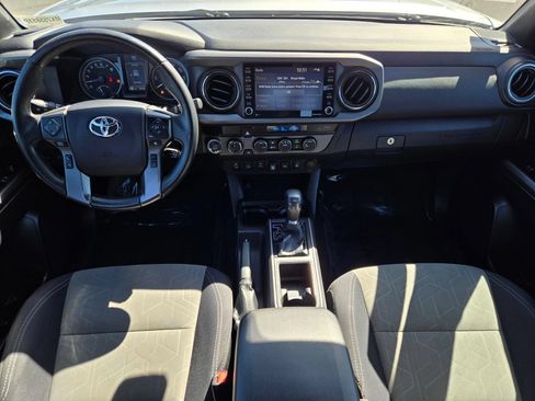 Used 2021 Toyota Tacoma TRD Off-Road w/ Technology Package AWD/4WD image 13