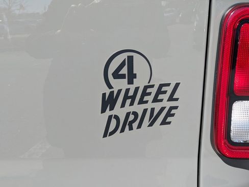 Certified 2022 Jeep Gladiator Willys image 22