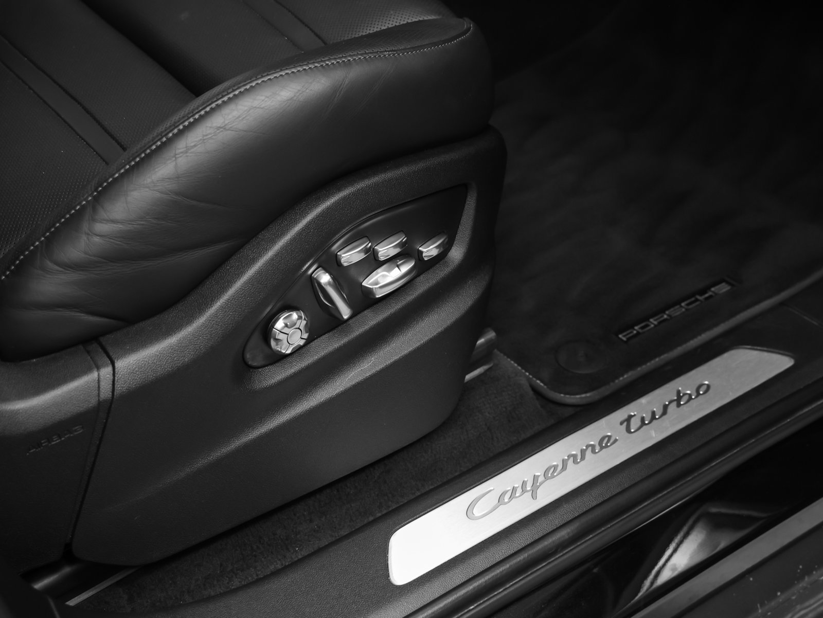 Certified 2021 Porsche Cayenne Turbo AWD/4WD image 20