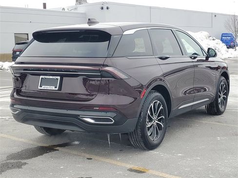 Certified 2025 Lincoln Nautilus Premier image 7