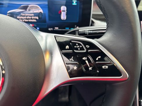 Used 2025 Mercedes-Benz GLC 300 4MATIC image 22