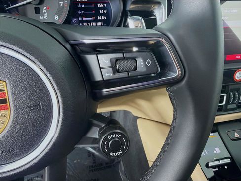 New 2025 Porsche Macan image 14