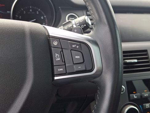 Used 2018 Land Rover Discovery Sport HSE image 23