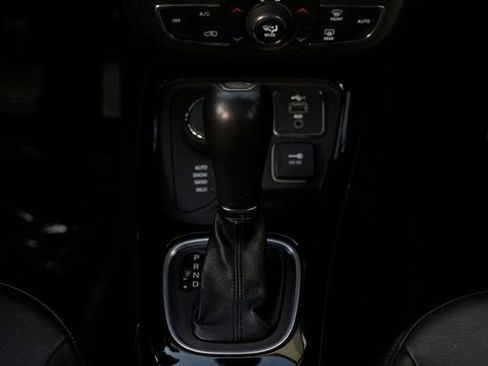 Used 2020 Jeep Compass Latitude AWD/4WD image 38