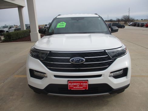 Used 2023 Ford Explorer XLT w/ Equipment Group 202A image 11