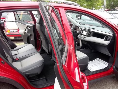 Used 2014 Toyota RAV4 Limited AWD/4WD image 9