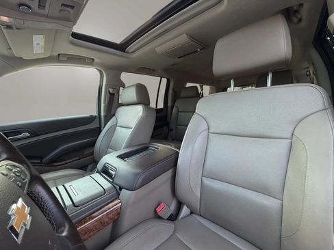 Used 2019 Chevrolet Suburban Premier AWD/4WD image 12