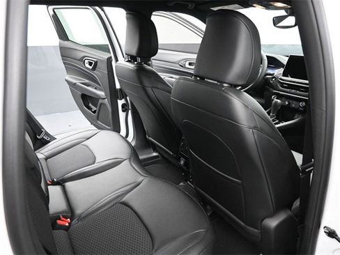 New 2026 Jeep Compass Latitude image 21