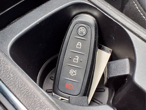 Used 2019 Ford Escape SEL AWD/4WD image 10
