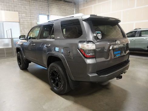 Used 2018 Toyota 4Runner SR5 Premium AWD/4WD image 3