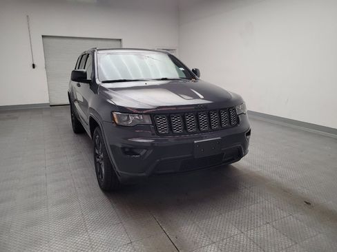 Used 2018 Jeep Grand Cherokee Altitude AWD/4WD image 14