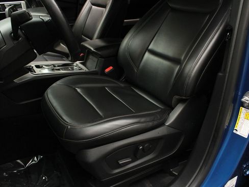Used 2021 Ford Explorer XLT w/ Equipment Group 202A AWD/4WD image 17