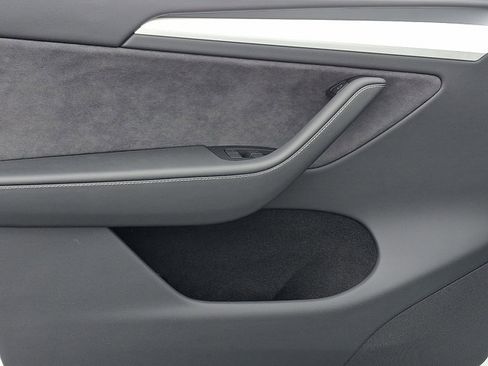 Used 2024 Tesla Model Y Performance image 13