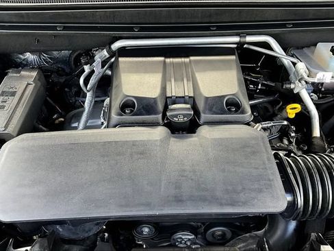 Used 2024 GMC Canyon Denali AWD/4WD image 32
