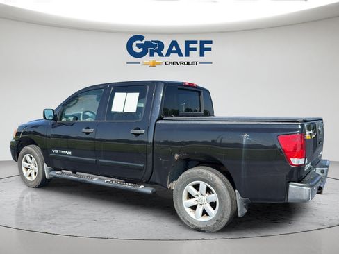 Used 2011 Nissan Titan SV w/ SV Value Truck Pkg AWD/4WD image 14