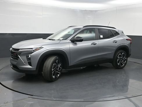 Used 2025 Chevrolet Trax RS w/ Driver Confidence Package image 22