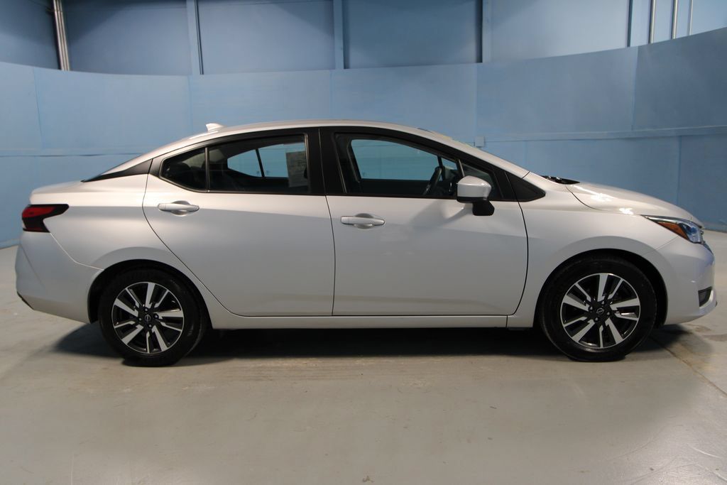 Used 2025 Nissan Versa SV FWD image 30