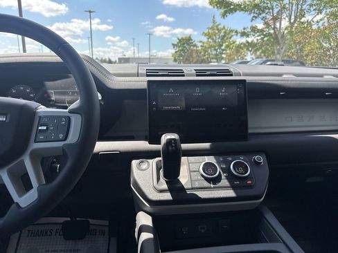Used 2024 Land Rover Defender 130 S image 16