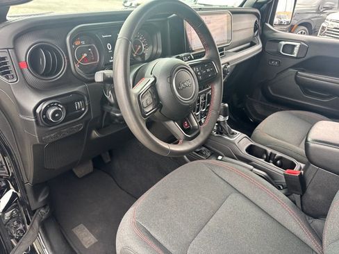 Used 2024 Jeep Wrangler Unlimited Rubicon AWD/4WD image 18