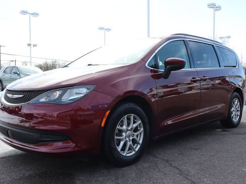 Used 2021 Chrysler Voyager LX w/ Cold Weather Group image 6