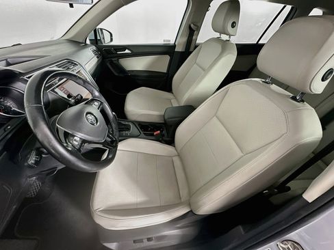 Used 2018 Volkswagen Tiguan SE FWD image 13