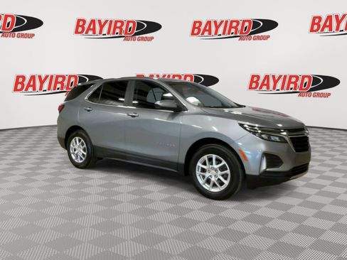 Used 2023 Chevrolet Equinox LT w/ Driver Convenience Package image 3
