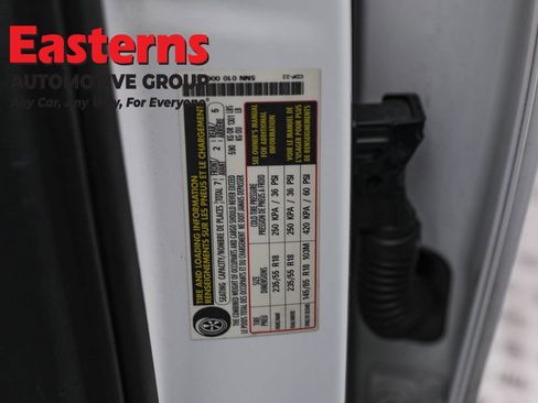 Used 2023 Volkswagen Tiguan SE image 33