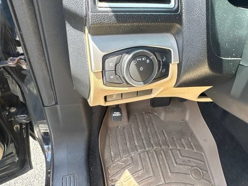 Used 2016 Ford Explorer XLT w/ Equipment Group 202A FWD image 24