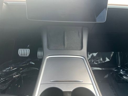 Used 2022 Tesla Model Y Performance image 15