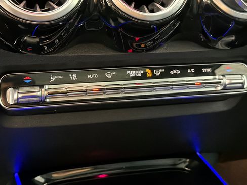 Used 2023 Mercedes-Benz GLB 250 image 19