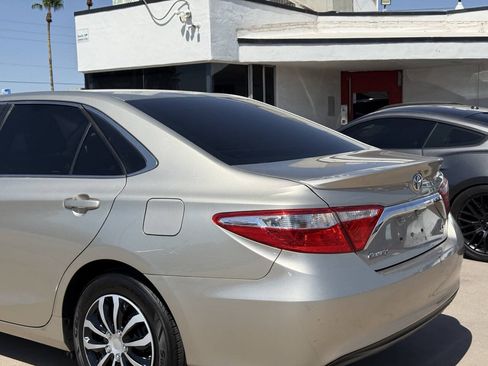 Used 2015 Toyota Camry LE FWD image 15
