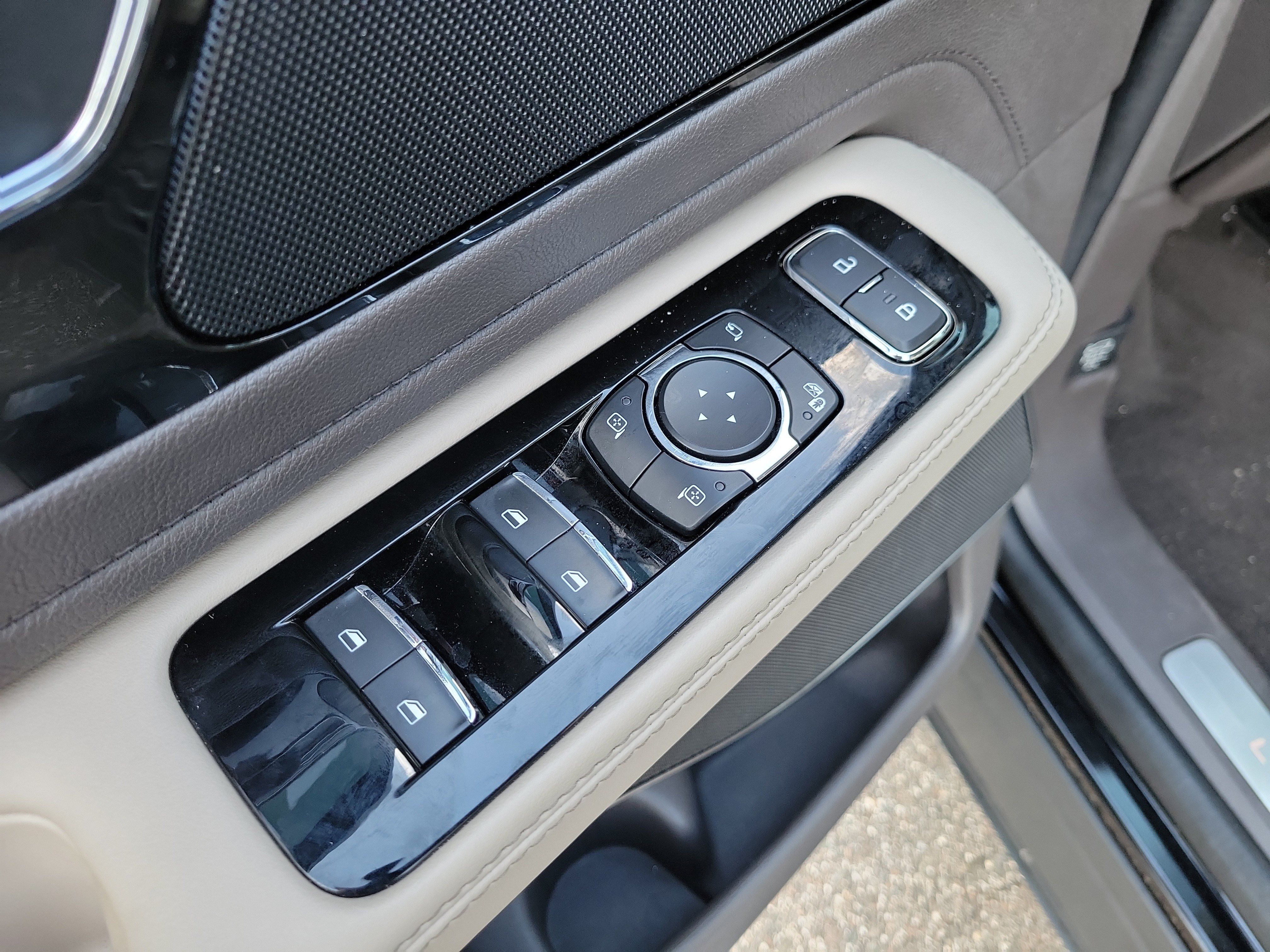Used 2022 Lincoln Aviator Reserve RWD image 24