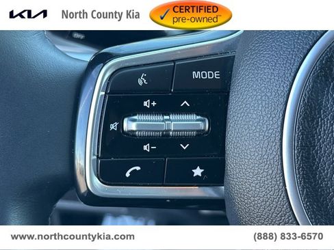 Certified 2025 Kia Sorento S image 24