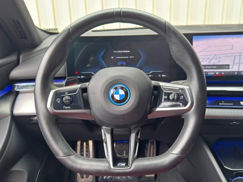 Used 2025 BMW i5 xDrive40 w/ M Sport Package AWD/4WD image 21
