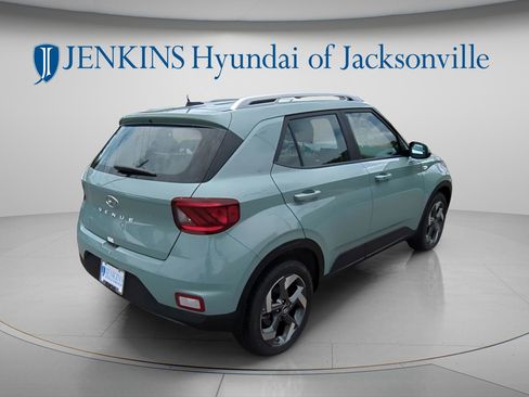 New 2025 Hyundai Venue SEL FWD image 5