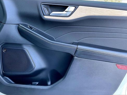 Used 2022 Ford Escape Titanium w/ Titanium Elite Package image 20