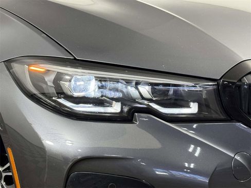 Used 2022 BMW 330i xDrive Sedan w/ M Sport Package image 15