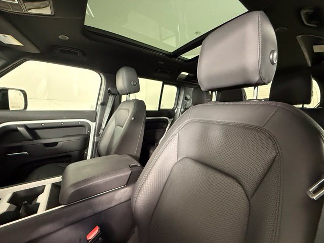 Certified 2025 Land Rover Defender 110 S AWD/4WD image 5