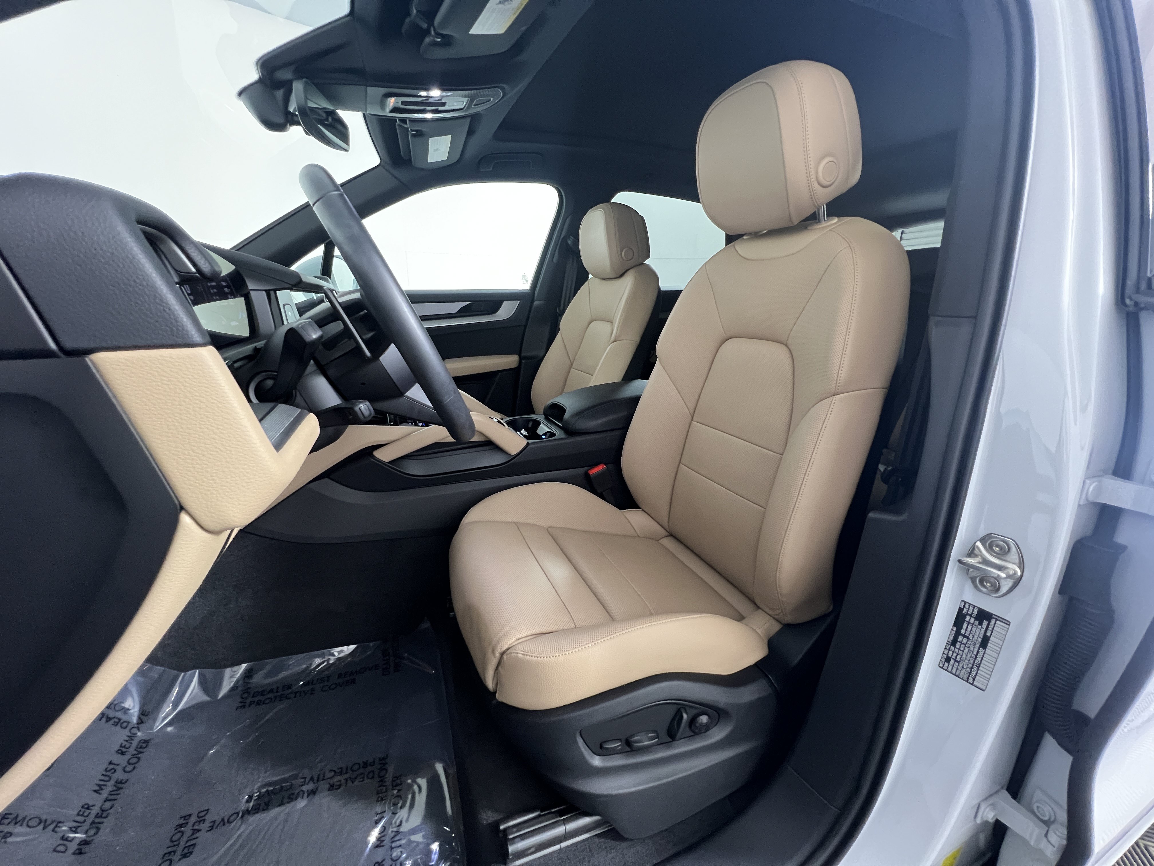Certified 2026 Porsche Cayenne AWD/4WD image 5