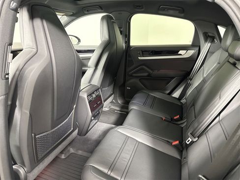 New 2026 Porsche Cayenne S image 26
