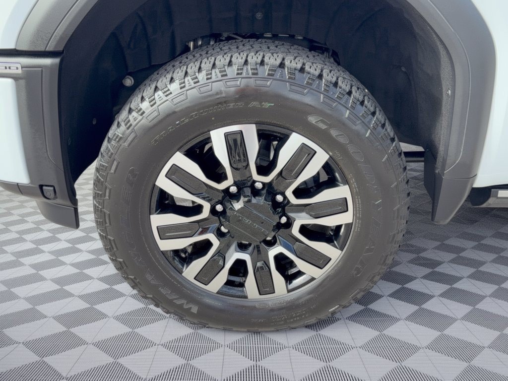 Used 2026 GMC Sierra 2500 Denali Ultimate AWD/4WD image 13