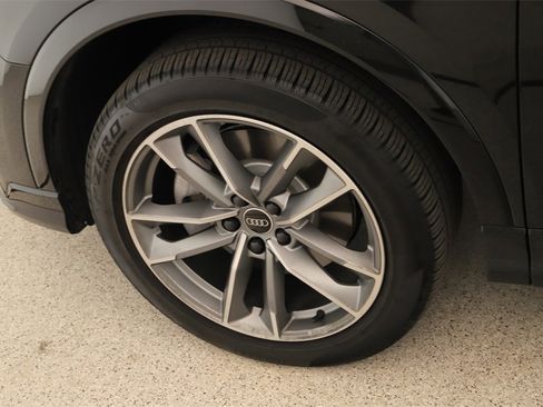 Certified 2024 Audi Q3 2.0T Premium Plus image 32