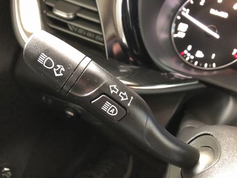 Used 2022 Buick Envision Preferred FWD image 30
