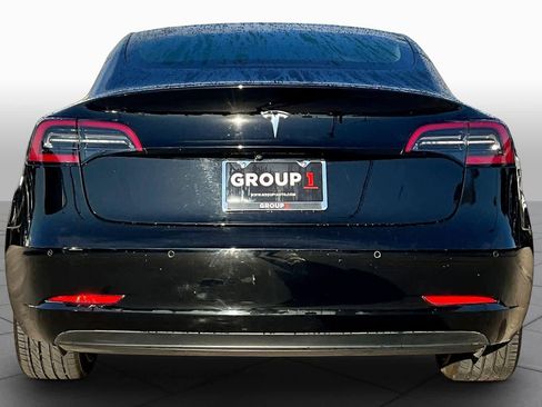 Used 2018 Tesla Model 3 Mid Range RWD image 4