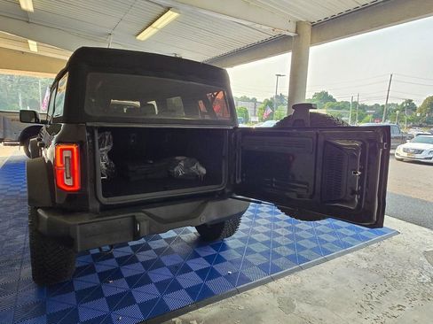 Used 2023 Ford Bronco Wildtrak image 7