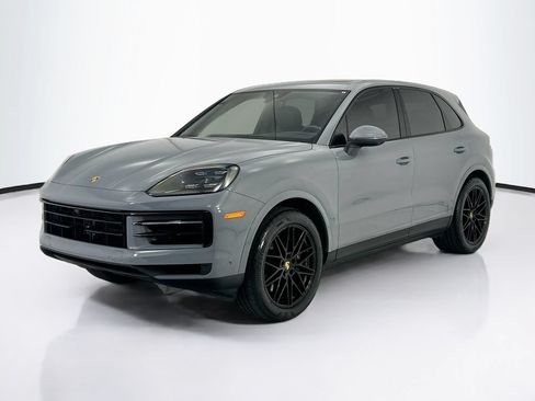 Certified 2024 Porsche Cayenne AWD/4WD image 1