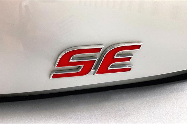 Used 2025 Toyota Corolla SE FWD image 8