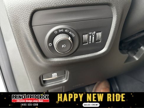 New 2025 Jeep Grand Cherokee L Limited w/ Black Appearance Package image 32